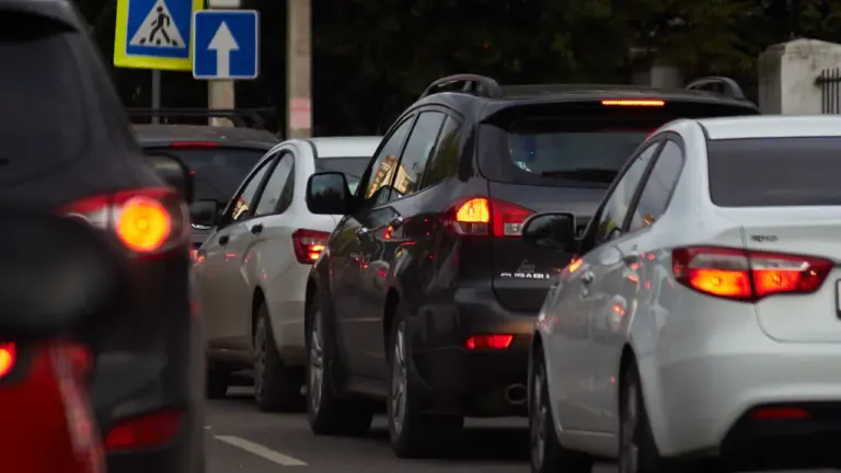 Gatavošanās Zinību dienai: drošības pasākumi un satiksmes izmaiņas Rīgā