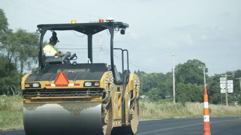 Ceļu remonti 8. septembrī: kur pārbaudīt ierobežojumus