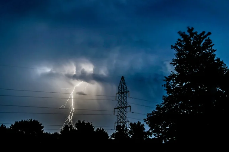 Elektrības pārtraukumi 9. septembrī: pārbaudiet savu adresi