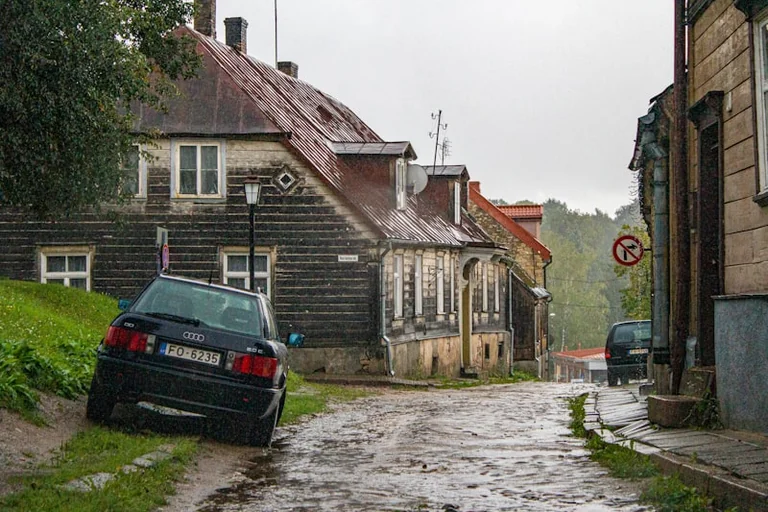 Latvijā 8. septembrī: brīdinājumi jāpārbauda pirms ceļa